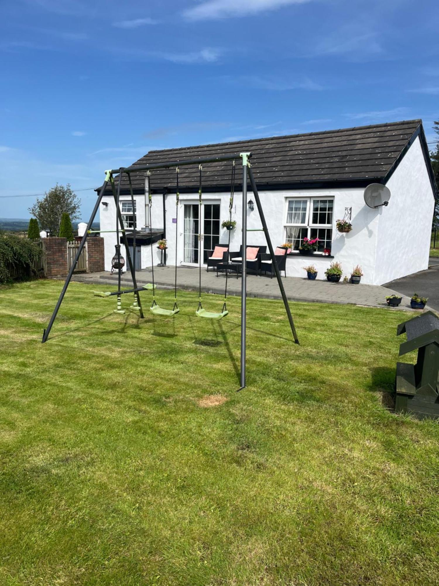 Gateway To The Glens Vila Ballymena Exterior foto